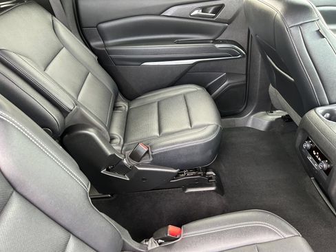 Used 2025 Chevrolet Traverse LT AWD/4WD image 15