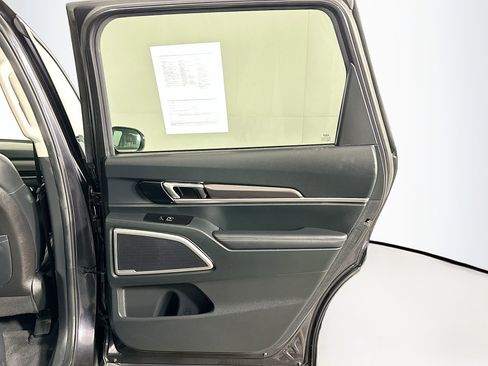 Used 2025 Kia Telluride S FWD image 33
