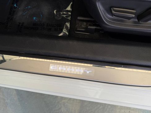 Used 2019 Toyota Camry XSE FWD image 14