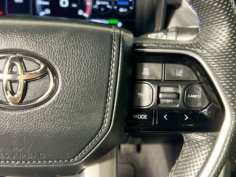 Used 2024 Toyota Tundra Platinum AWD/4WD image 19