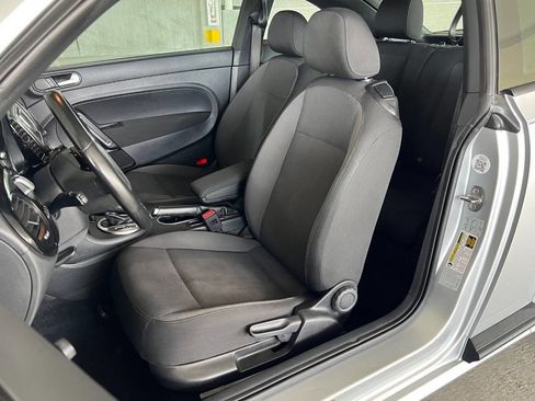 Used 2016 Volkswagen Beetle 1.8T S FWD image 11