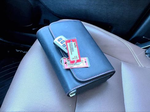 Used 2019 Toyota Sienna Limited Premium image 14