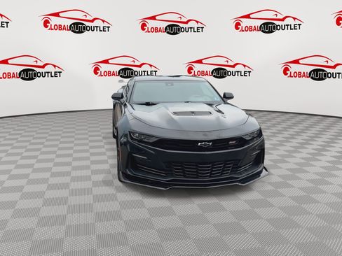 Used 2020 Chevrolet Camaro SS RWD image 3