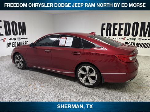Used 2018 Honda Accord Touring image 6