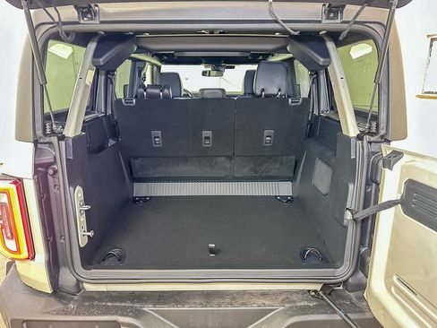 New 2025 Ford Bronco Outer Banks w/ Sasquatch Package image 14