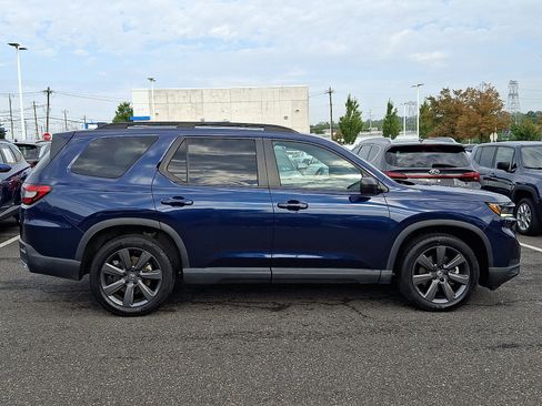 Certified 2024 Honda Pilot Sport image 7