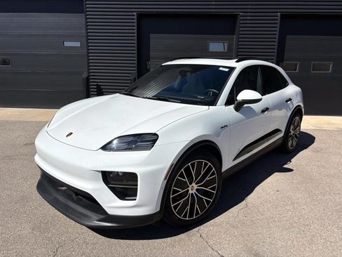 Used 2024 Porsche Macan 4 Electric image 1