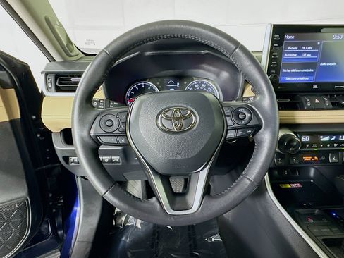 Used 2022 Toyota RAV4 XLE Premium FWD image 15