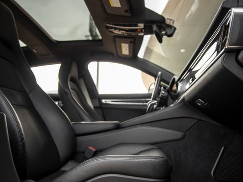 Certified 2020 Porsche Panamera 4S Executive AWD/4WD image 46