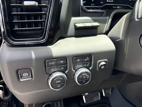 New 2025 GMC Sierra 1500 AT4 w/ AT4 Premium Package image 39