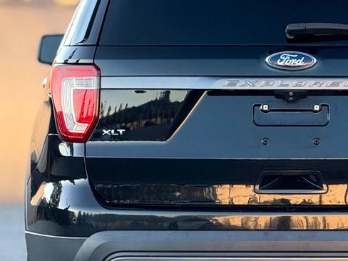 Used 2017 Ford Explorer XLT w/ Equipment Group 202A image 13