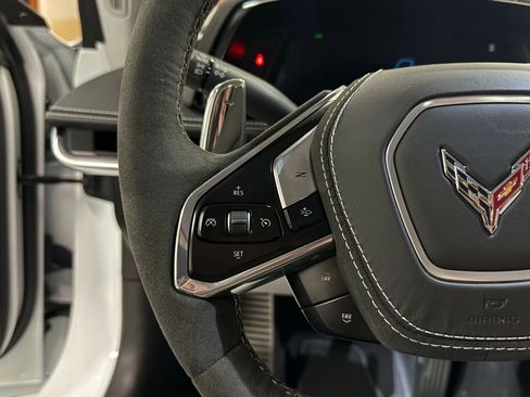 Used 2024 Chevrolet Corvette Stingray Premium Conv w/ Z51 Performance Package image 38