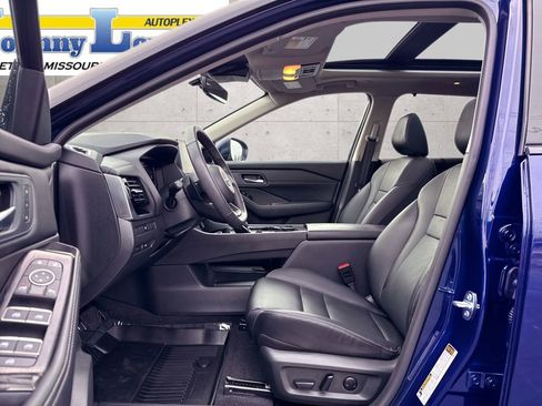 Used 2024 Nissan Rogue SL w/ SL Premium Package image 10