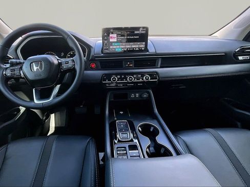 Used 2025 Honda Pilot EX-L image 8
