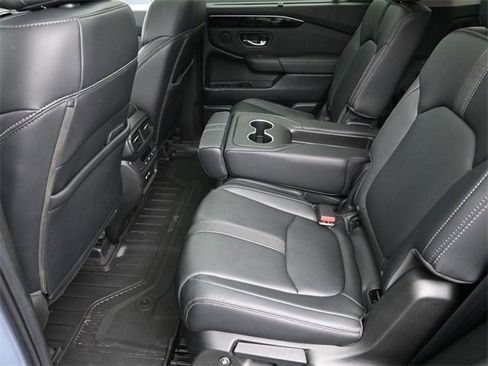 Used 2023 Honda Pilot Touring image 19