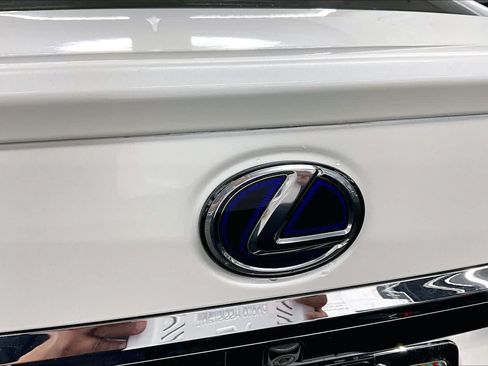 Used 2019 Lexus ES 300h w/ Premium Package FWD image 30