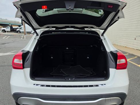 Used 2019 Mercedes-Benz GLA 250 4MATIC image 9