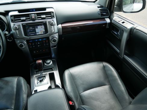 Used 2018 Toyota 4Runner Limited AWD/4WD image 11