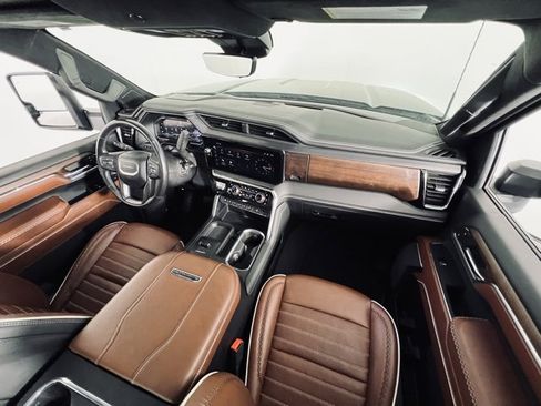 Used 2024 GMC Sierra 3500 Denali Ultimate image 15