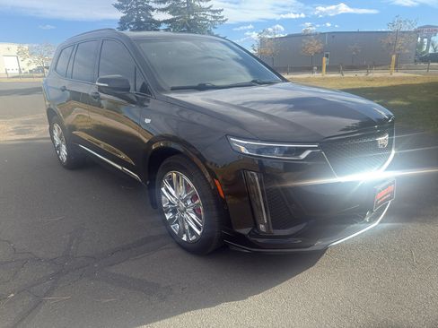 Used 2022 Cadillac XT6 Sport image 4