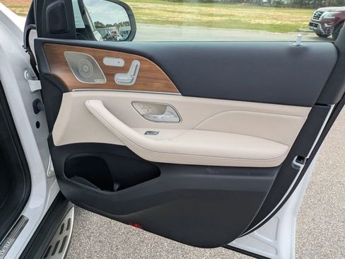 Used 2022 Mercedes-Benz GLE 350 4MATIC w/ Premium Package image 34