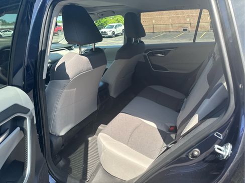 Used 2025 Toyota RAV4 XLE w/ Convenience Package AWD/4WD image 9