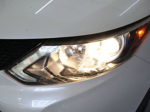 Used 2019 Nissan Rogue Sport SV FWD image 25