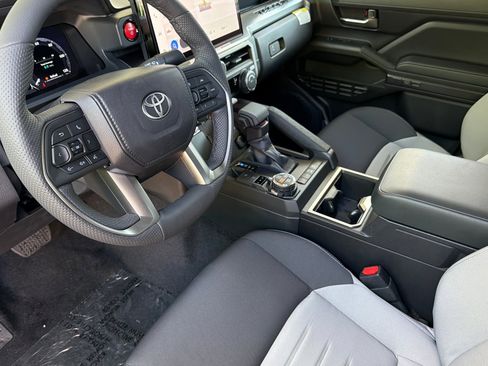 New 2026 Toyota Tacoma TRD Off-Road w/ TRD Off Road Upgrade Package AWD/4WD image 8