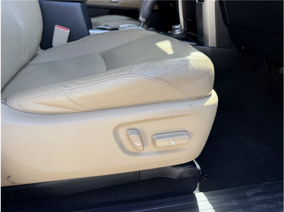 Used 2012 Toyota 4Runner Limited AWD/4WD image 17