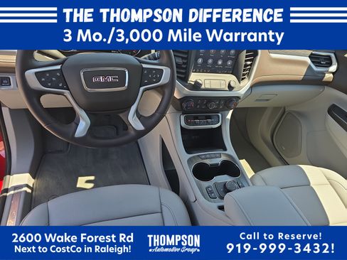 Used 2022 GMC Acadia SLT w/ Technology Package AWD/4WD image 16