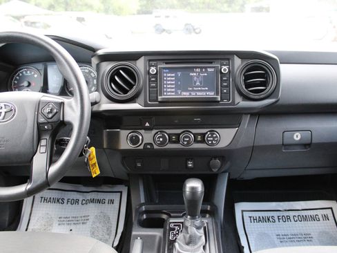 Used 2019 Toyota Tacoma SR w/ SR Convenience Package image 17