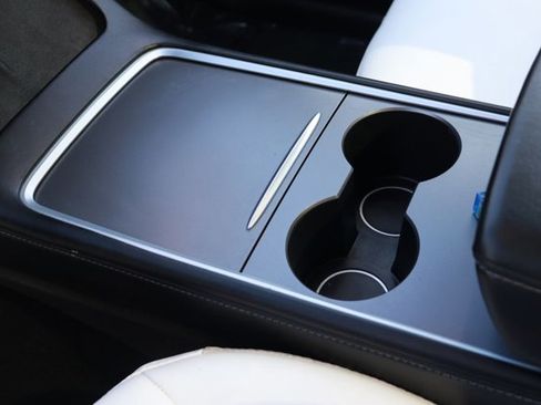 Used 2021 Tesla Model Y Performance image 18