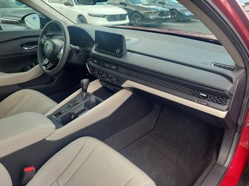 Used 2025 Honda Accord SE image 12