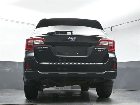 Used 2016 Subaru Outback 3.6R Limited image 39