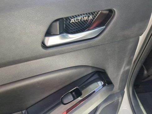 Used 2023 Nissan Altima 2.5 SR w/ SR Premium Package FWD image 25