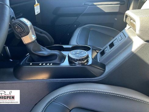 New 2025 Ford Bronco Outer Banks w/ Sasquatch Package image 23