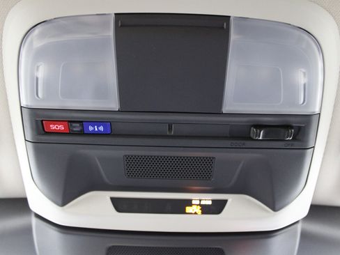 Used 2025 Subaru Crosstrek 2.0i Premium image 21