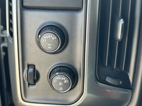 Used 2018 Chevrolet Silverado 1500 LTZ Z71 AWD/4WD image 18