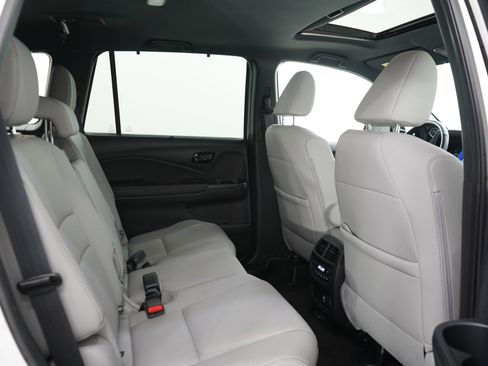 Used 2023 Honda Passport Elite image 14