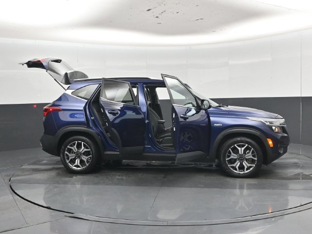 Used 2021 Kia Seltos EX AWD/4WD image 60