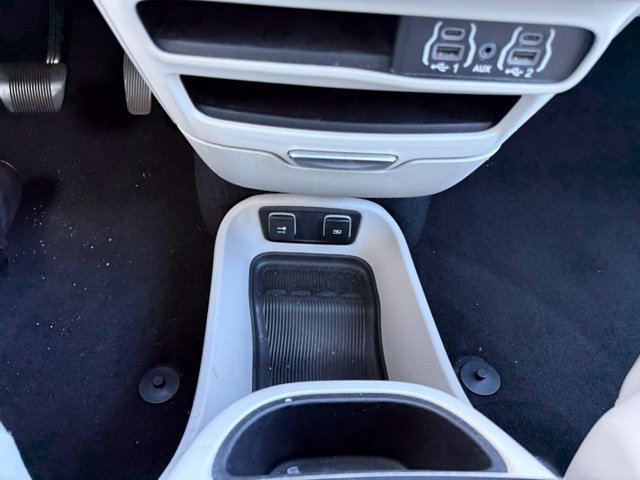 Used 2021 Chrysler Pacifica Touring-L FWD image 32