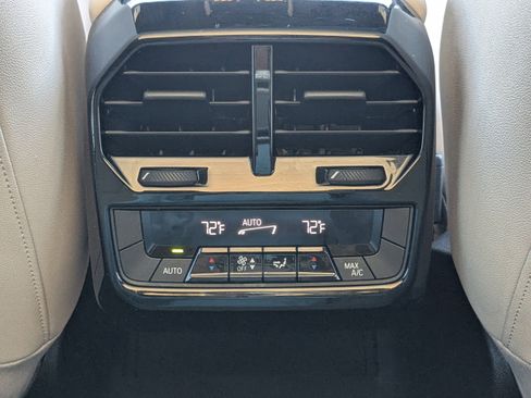 Used 2023 BMW iX xDrive50 image 19