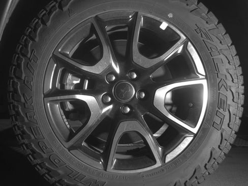 Used 2025 Jeep Compass Trailhawk AWD/4WD image 15