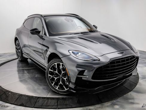 Used 2023 Aston Martin DBX 707 image 24