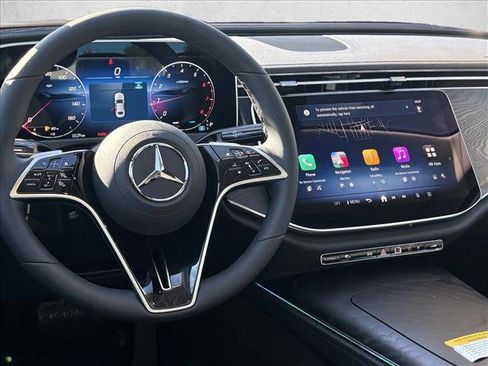 New 2026 Mercedes-Benz E 350 4MATIC Sedan image 17