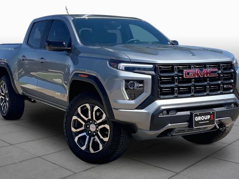 Used 2023 GMC Canyon AT4 w/ AT4 Premium Package AWD/4WD image 3