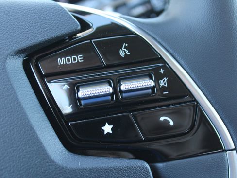 New 2026 Kia Niro LX FWD image 33