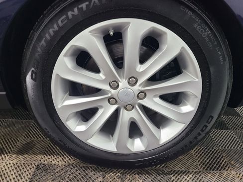 Used 2016 Land Rover Range Rover HSE image 17