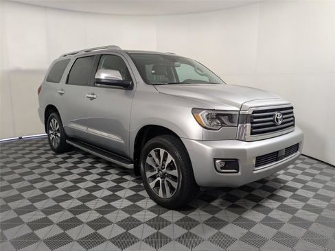 Certified 2020 Toyota Sequoia Limited image 3