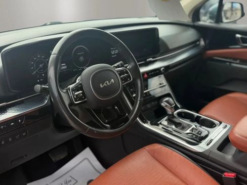 Used 2023 Kia Carnival SX Prestige FWD image 10